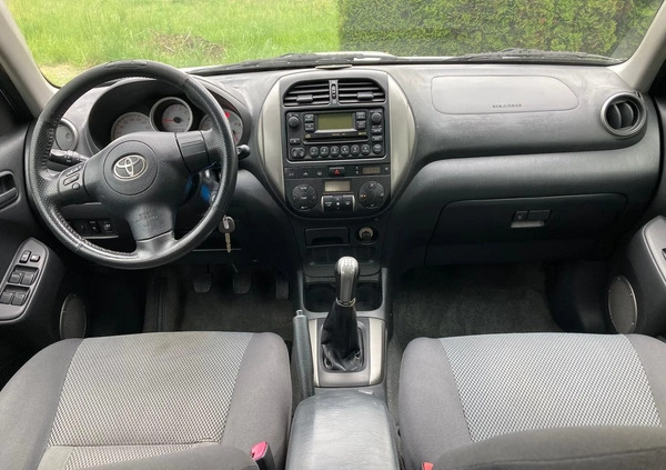 Toyota RAV4 cena 10900 przebieg: 211000, rok produkcji 2003 z Zelów małe 191